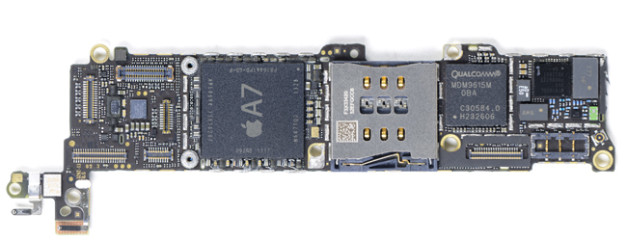 Procesor Apple A7 napędzający smartfona iPhone 5S wyprodukowany przez Samsunga