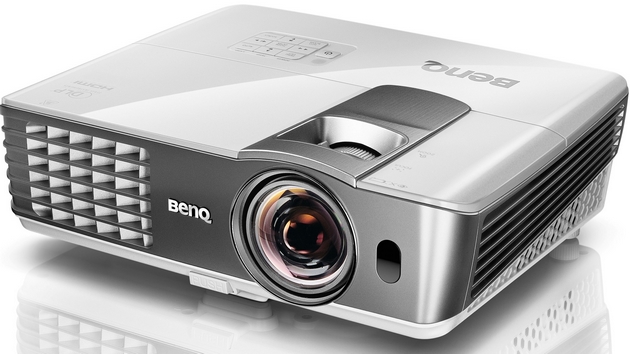 Projektor Full HD BenQ W1080ST do tworzenia kina domowego w małych pomieszczeniach